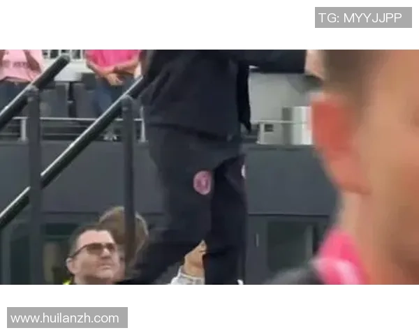 新人挑战足球球星技术极限 在绿茵场上上演激烈对决 新人挑战足球球星技术极限 在绿茵场上上演激烈对决