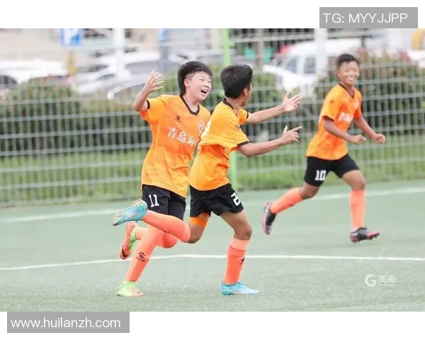 聚焦绿茵巨星成长之路与辉煌瞬间全面展现足球偶像风采